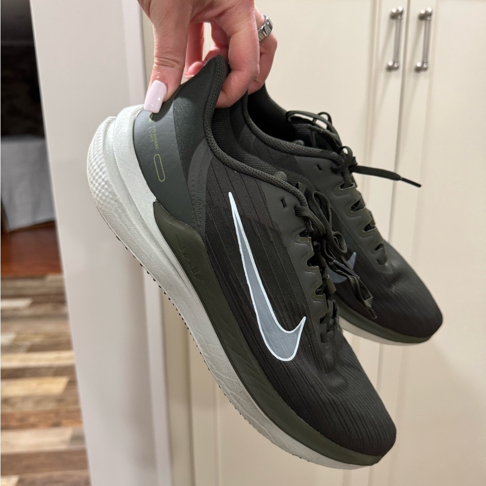 Olive Green Nike Winflo 9